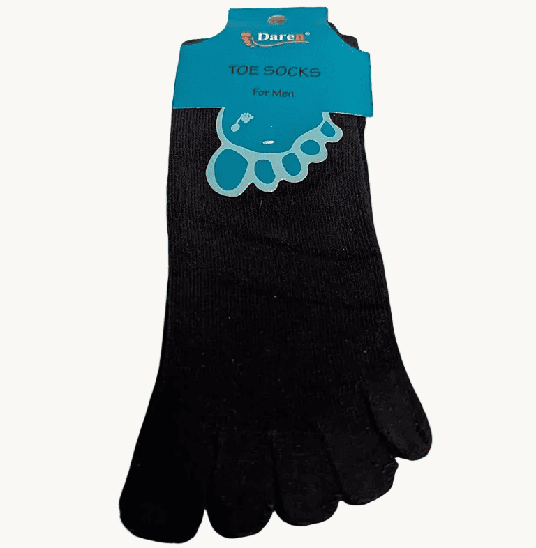 Men's 5-finger toe socks in black with five toe sections